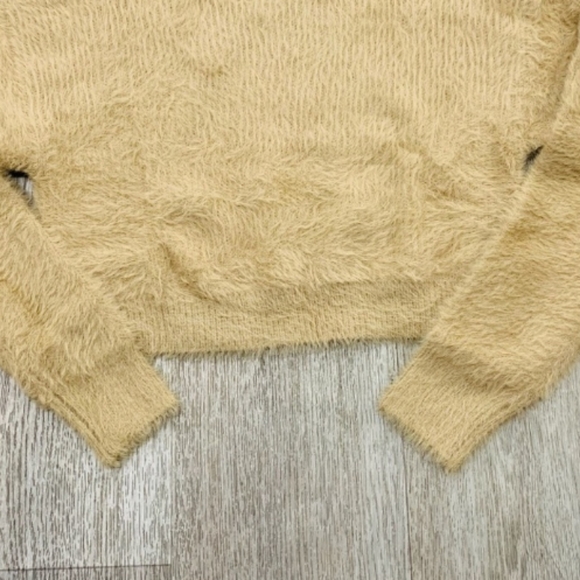 New! Soft Fuzzy Comfy Tan Comfy Cropped Long Sleeve Sweater - Picture 4 of 5